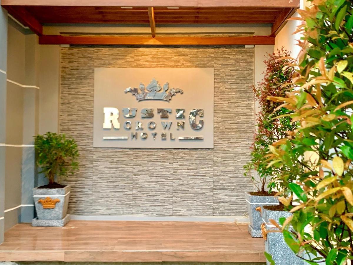 Rustic Crown Hotel Alaminos Esterno foto